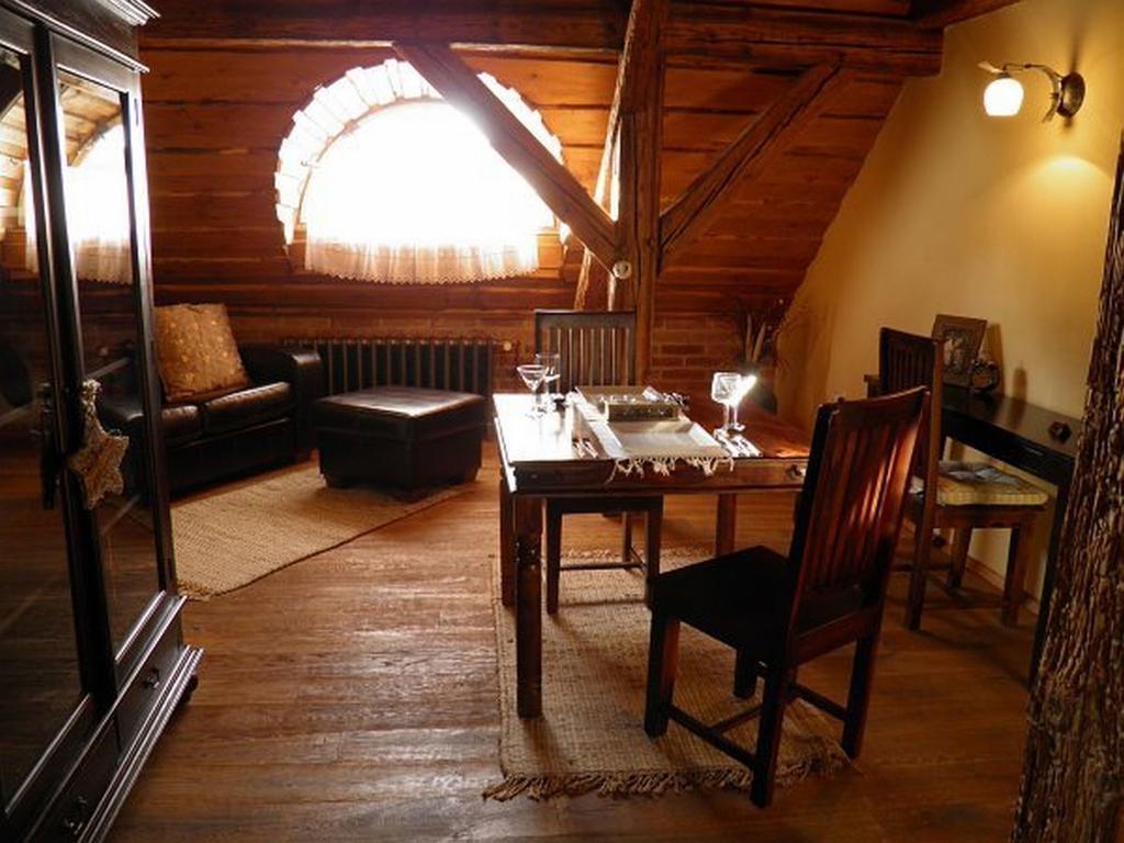 Dvur Olsiny -Hotel And Horse-Riding Karviná エクステリア 写真