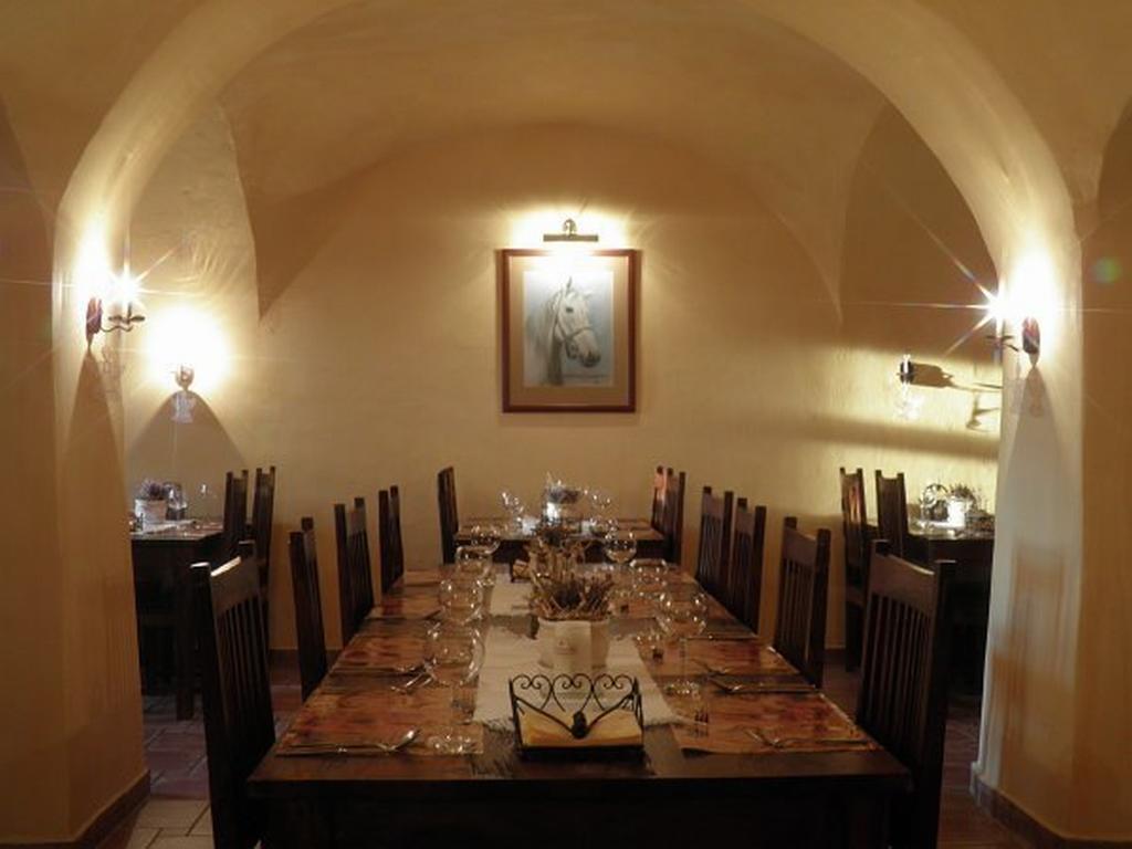 Dvur Olsiny -Hotel And Horse-Riding Karviná エクステリア 写真
